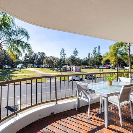 Coastal Sol -Right On Clarkes Beach! Byron Bay Exterior photo