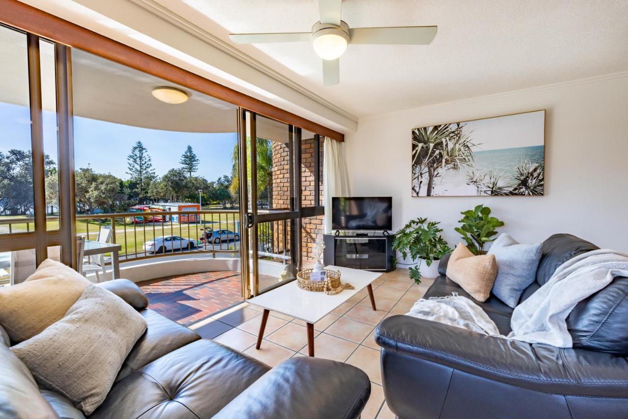 Coastal Sol -Right On Clarkes Beach! Byron Bay Exterior photo